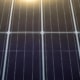 un panneau solaire auto-collant